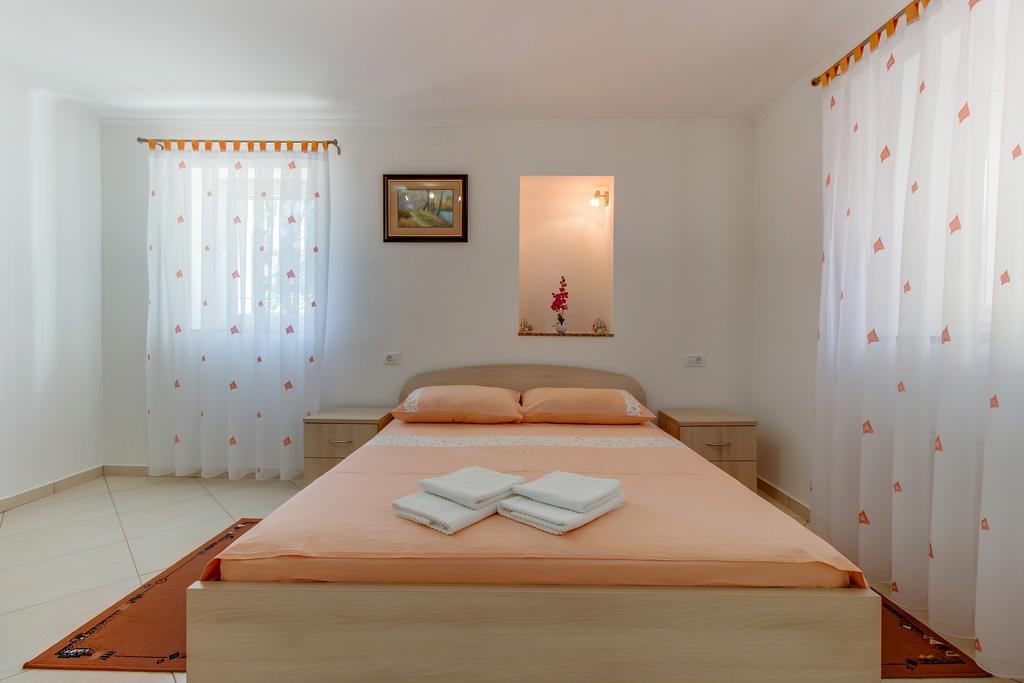 Apartments Leila Mali Lošinj Dış mekan fotoğraf